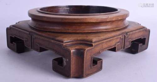 A FINE 19TH CENTURY CHINESE CARVED HARDWOOD HONGMU