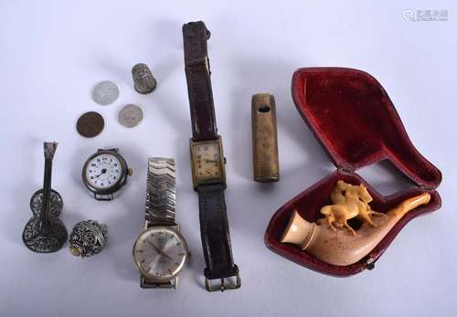 A SILVER THIMBLE together with mother misc items. (qty)