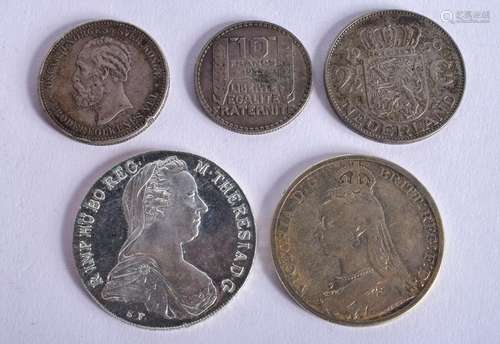 FIVE SILVER COINS. (5)