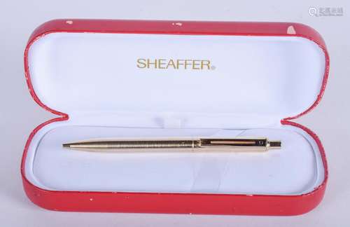 A BOXED SHEAFFER PEN.