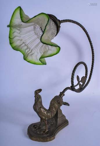 AN EARLY 20TH CENTURY BRONZE COCKERAL TABLE LAMP,