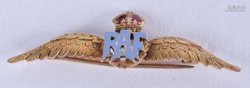 A VINTAGE 9CT GOLD RAF BROOCH. 4 grams. 4.75 cm wide.