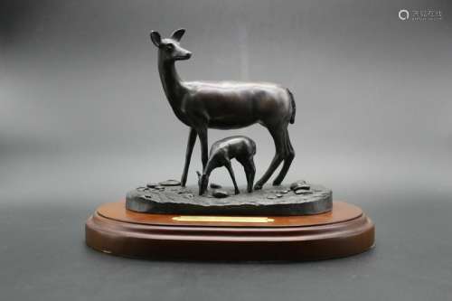 Two deers bronze statue
