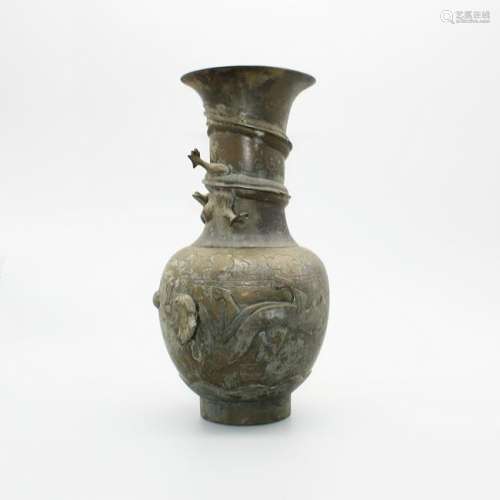 1850-1950 Bronze Chinese dragon vase