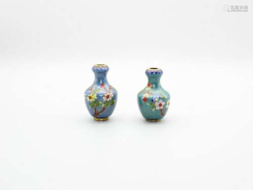 Pair of Chinese  cloisonne snuff bottle