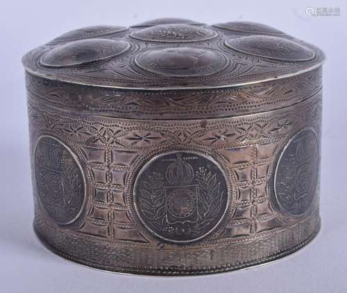 AN ANTIQUE CONTINENTAL SILVER BOX AND COVER. 7.9 oz. 9