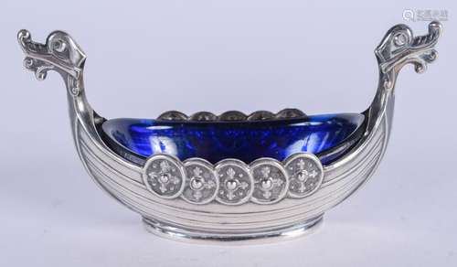 A NORWEGIAN SILVER SALT BOAT. 8.5 cm wide.