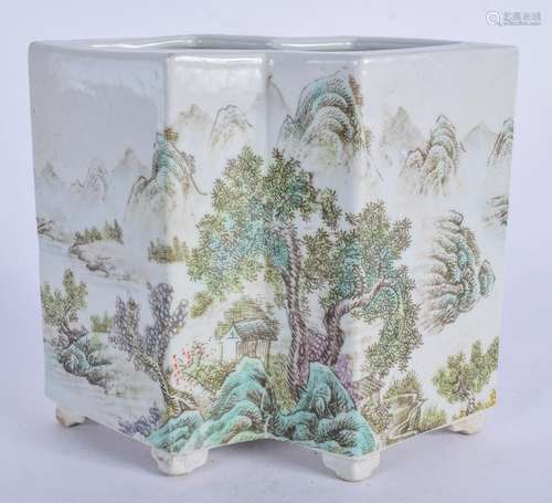 A CHINESE PORCELAIN LOZENGE SHAPED BRUSH POT. 17 cm x