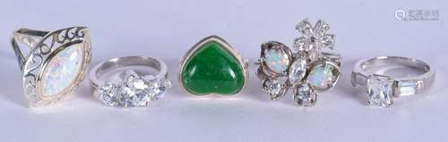 FIVE SILVER GEM SET RINGS. (5)