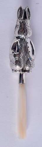 A SILVER BABIES RABBIT RATTLE. 11.5 cm long.