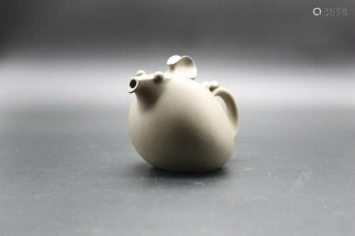 Chinese yixing teapot