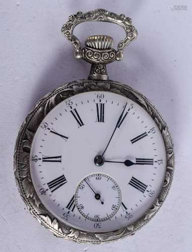 AN ANTIQUE POCKET WATCH. 4.5 cm diameter.