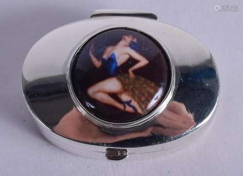 A SILVER EROTIC GIRL PILL BOX. 3 cm wide.