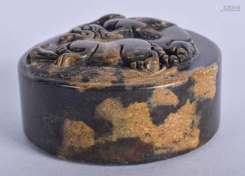 A CHINESE STONE SEAL. 3 cm diameter.