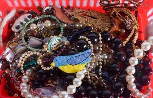 ASSORTED JEWELLERY. (qty)