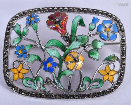 A VINTAGE SILVER AND ENAMEL FLOWER BROOCH. 4.25 cm x