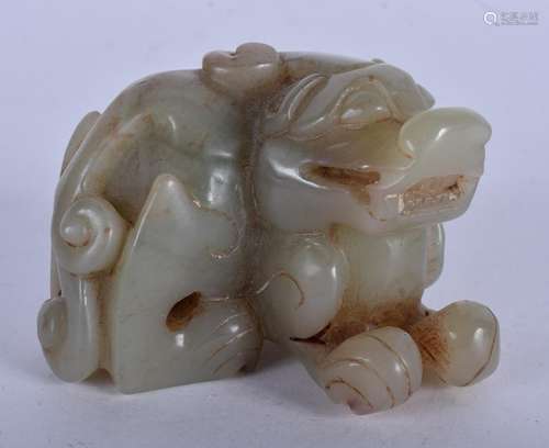 A CHINESE JADE BEAST. 6 cm x 4 cm.