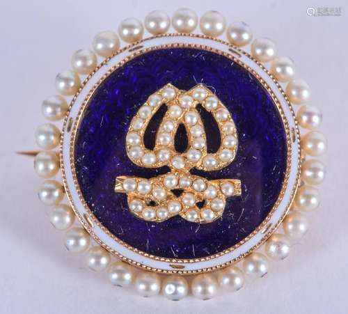 A VICTORIAN GOLD ENAMEL AND SEED PEARL BROOCH. 5.5