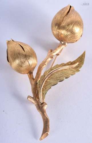 A 1970S 18CT GOLD DUAL TULIP LEAF BROOCH. 20.4 grams.