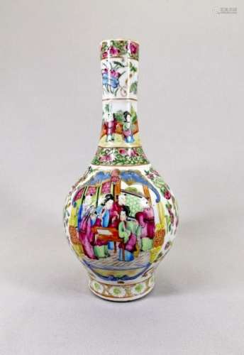 A Nice Chinese Qing Dynasty Rose Medallion Vase