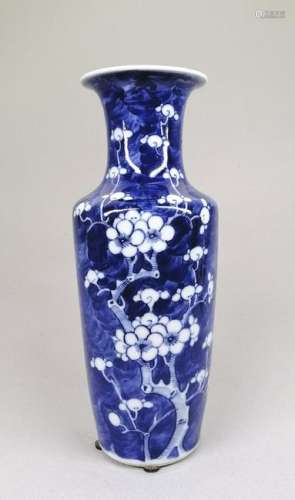 A Chinese Qing Dynasty Blue and White Vase.