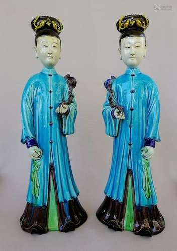 PAIR OF NICE CHINESE MAID FIGURES IN BLUISH DRESSG