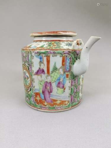 A Chinese Qing Dynasty Rose Medallion Teapot