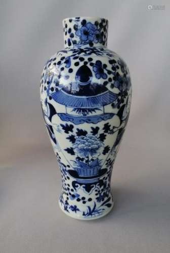 CHINESE QING DYNASTY CERAMIC BLUE AND WHITE VASE