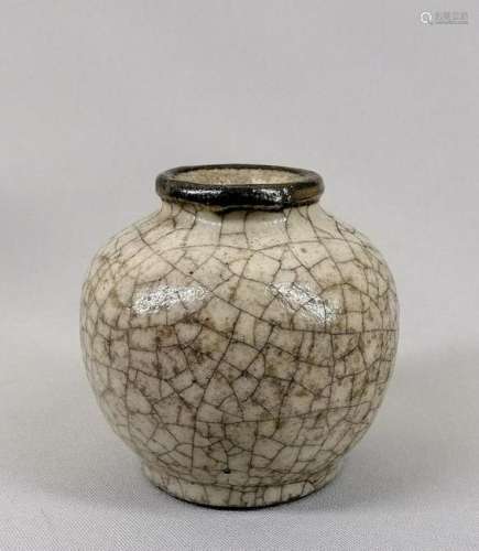 A Chinese Qing Dynasty Ge Kiln Ceramic Jar