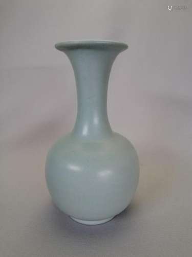 A nice Chinese Song dynasty Ru kiln ceramic vase