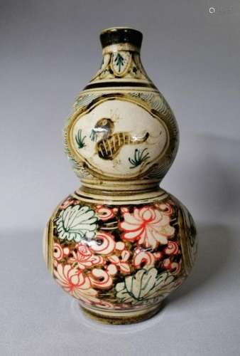 A superb Chinese Ji Zhou kiln bottle gourd vase