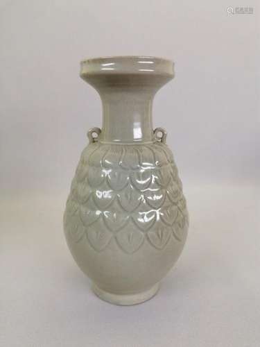 A nice Chinese celadon vase