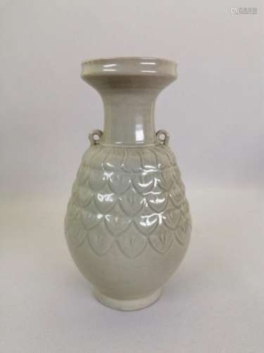 A nice Chinese celadon vase