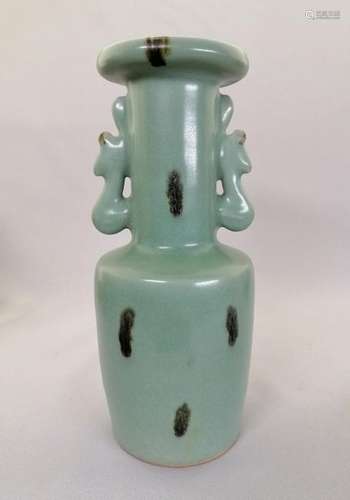 A rare nice Chinese Long Quan stippling vase