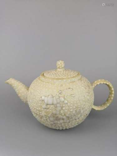 A NICE CHINESE QING DYNASTY TEAPOT