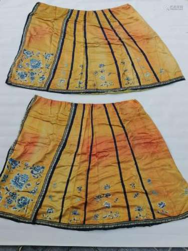 Two pieces Chinese Silk Embroidered silk robe