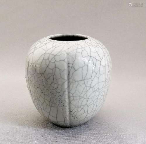 A Nice Chinese White Crackled glaze Ge Kiln Jar