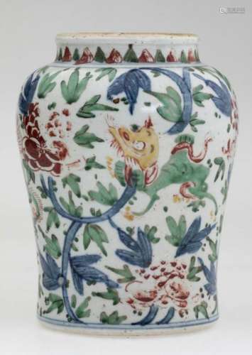 A nice Chinese Ming dynasty wu cai porcelain vase