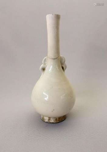 A very rare Chinese possible Ding kiln white glaz.