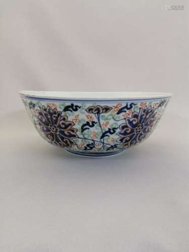A Superb Chinese Qing dynasty blue & white wu cail