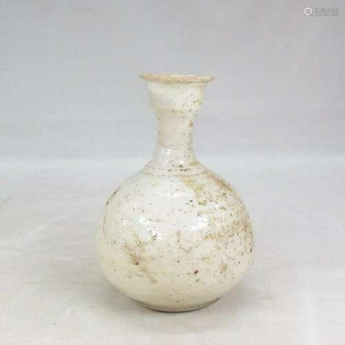 A Rare Korea Joseon-Dynasty Long Neck Vase