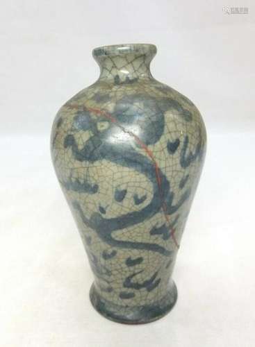 Chinese flower vase of old blue-and-white