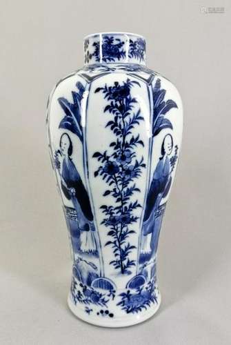 Chinese Qing Dynasty Ceramic Blue and White Vas503