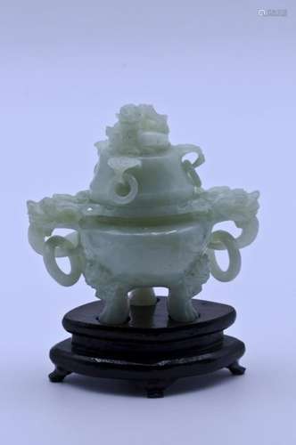 A SUPERB CHINESE CARVED JADE INCENSE BURNER