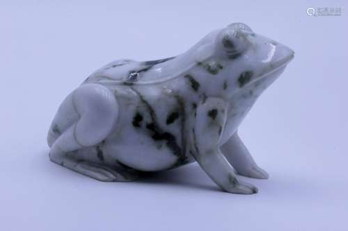 A NICE CHINESE CARVED JADE/STONE FROG