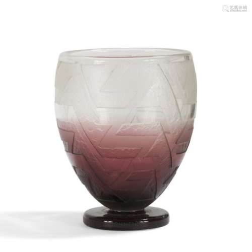 CHARLES SCHNEIDER (1881 1953) Vase cornet sur talo…