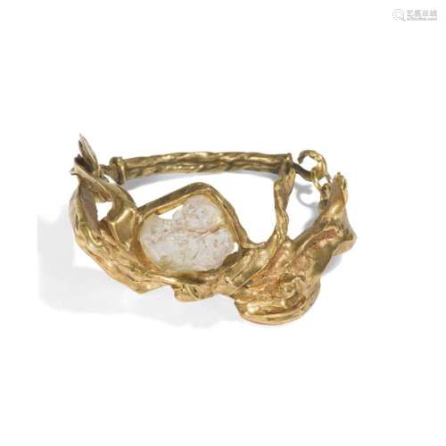 ANNA STEIN (NÉE EN 1936) Bracelet. Bronze doré et …