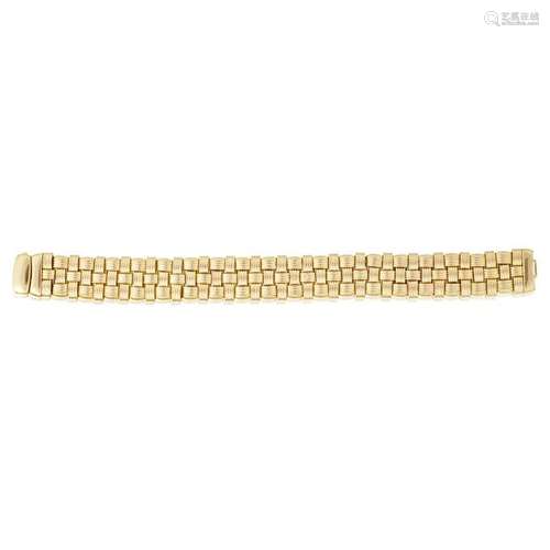 A fourteen karat gold bracelet,