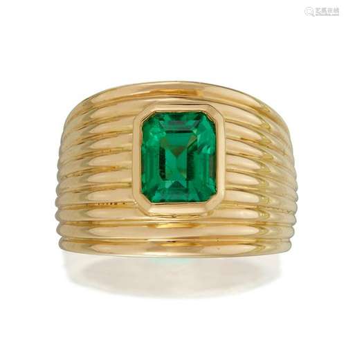 An eighteen karat gold and emerald ring, Boivin,