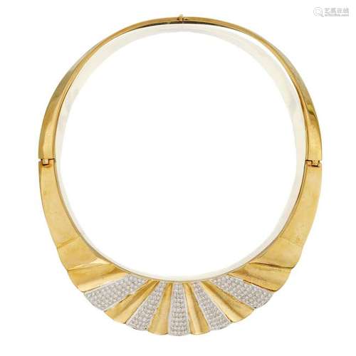 An eighteen karat gold and diamond collar,